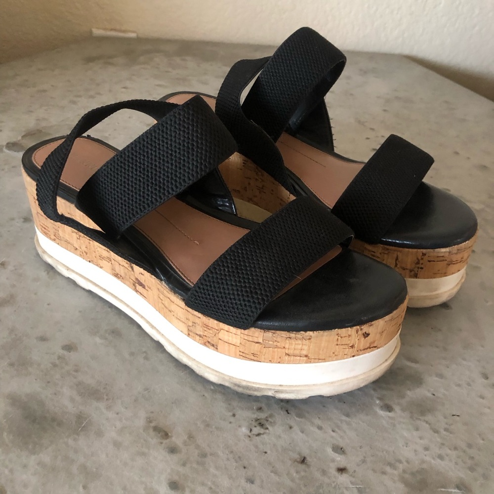 GiAnNi BiNi PlAtf0rM SaNdAls